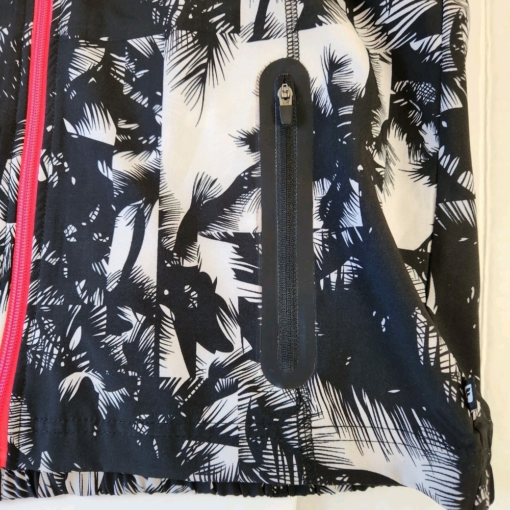 Fabletics Diana Bomber Jacket Womens Small Black & White Malibu Leaf Print Top - Picture 11 of 16